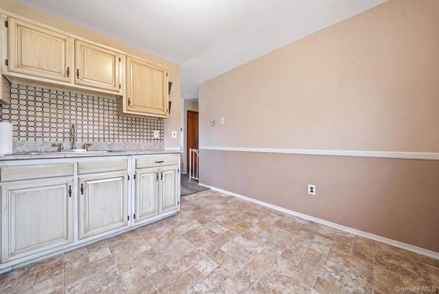 215 E Main Street 10, East Islip, NY 11730