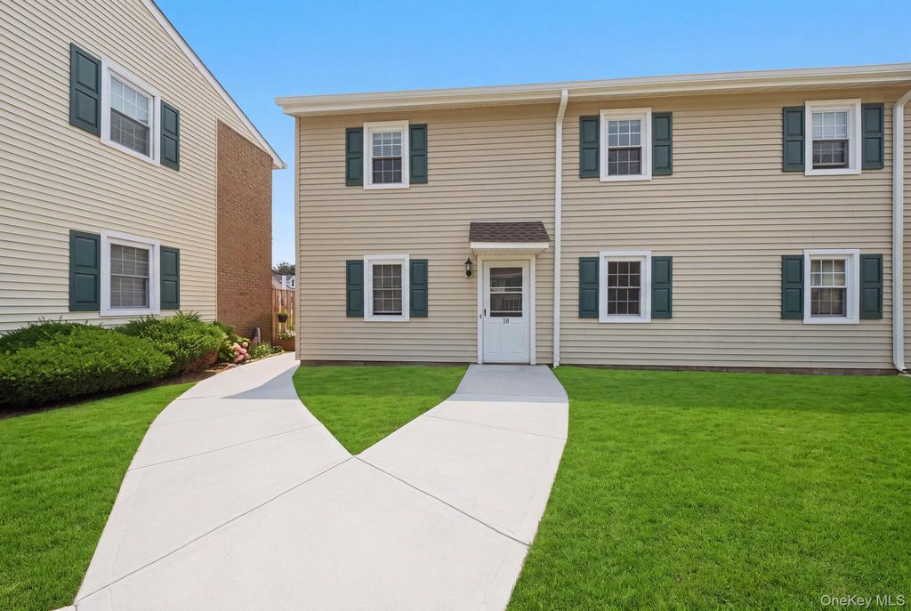 215 E Main Street 10, East Islip, NY 11730