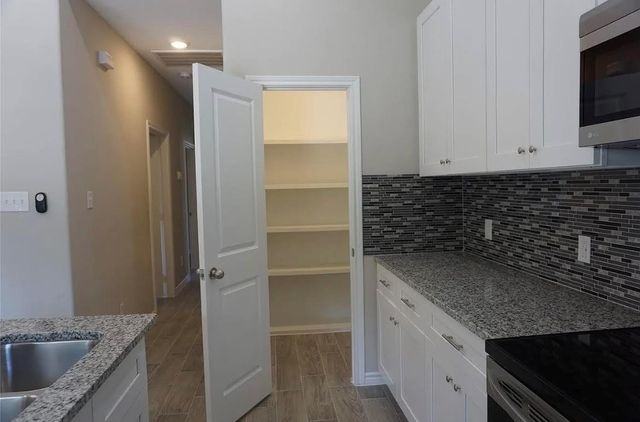 16706 E Hammon, Montgomery, TX 77316