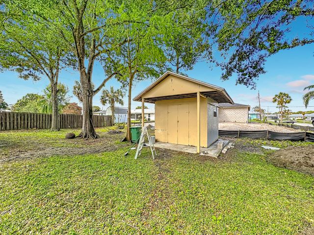5807 Balsam Drive, Fort Pierce, FL 34982