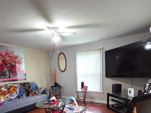 1106 Birchdale Drive, Elgin, IL 60123