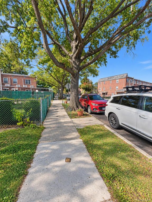 7012 141st Street, Flushing, NY 11367 — photo 2