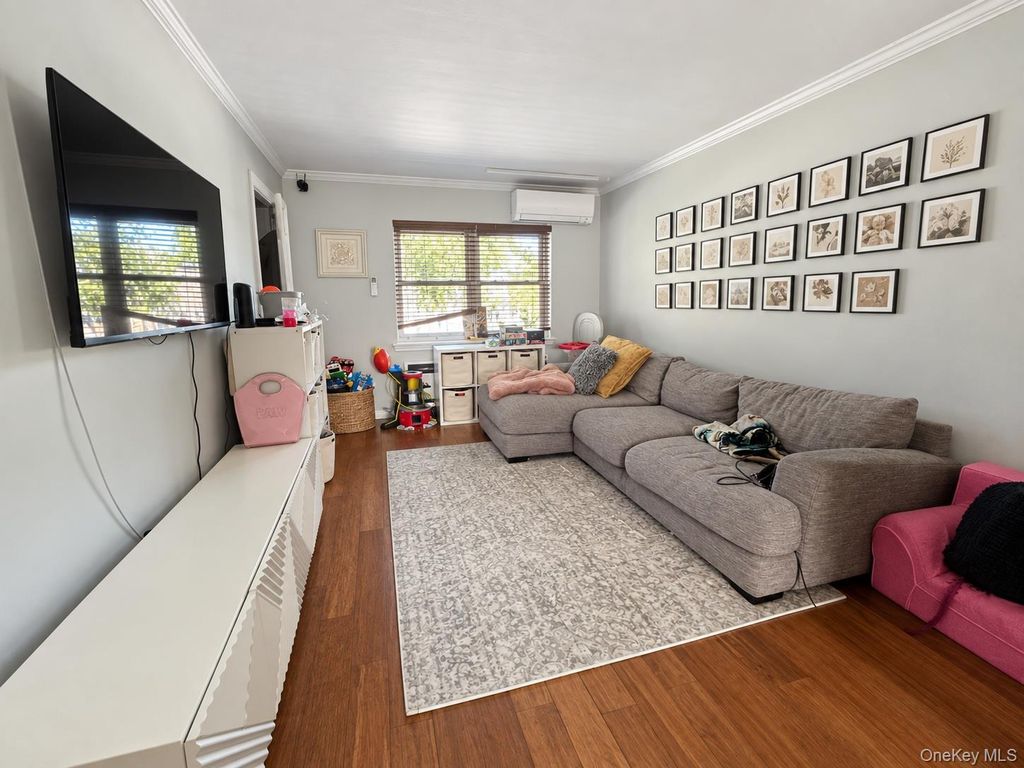 7012 141st Street, Flushing, NY 11367 — photo 4