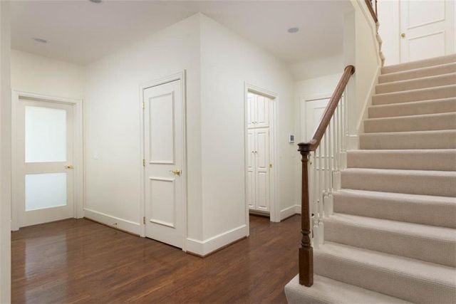 11413 Manor Road, Leawood, KS 66211