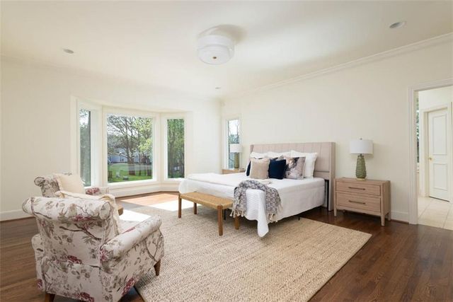 11413 Manor Road, Leawood, KS 66211
