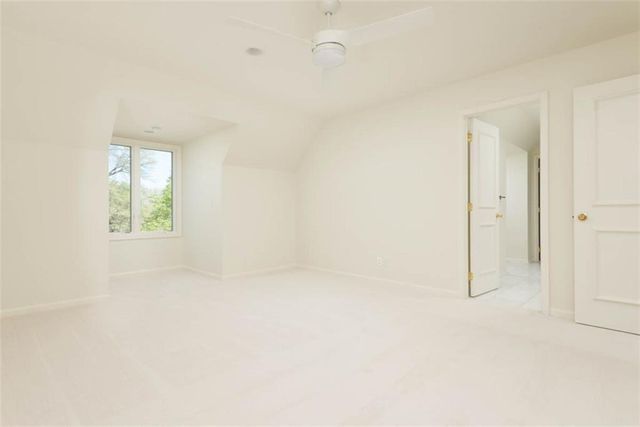 11413 Manor Road, Leawood, KS 66211