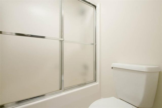 11413 Manor Road, Leawood, KS 66211