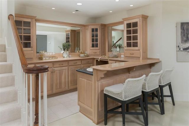 11413 Manor Road, Leawood, KS 66211