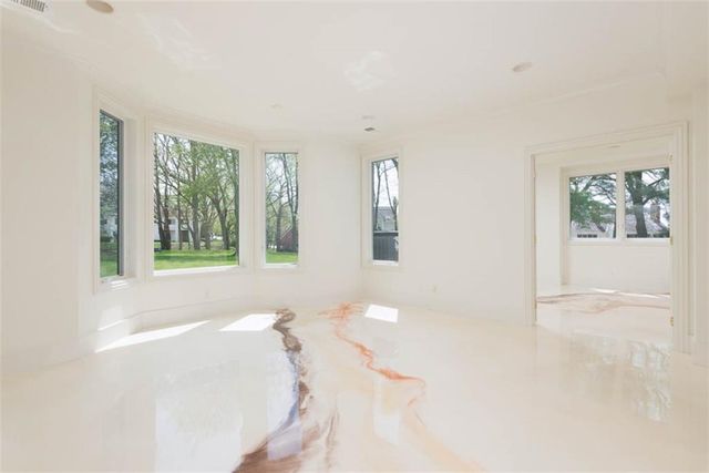 11413 Manor Road, Leawood, KS 66211