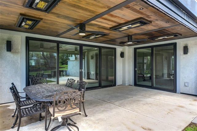 11413 Manor Road, Leawood, KS 66211