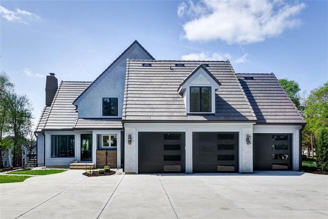 11413 Manor Road, Leawood, KS 66211