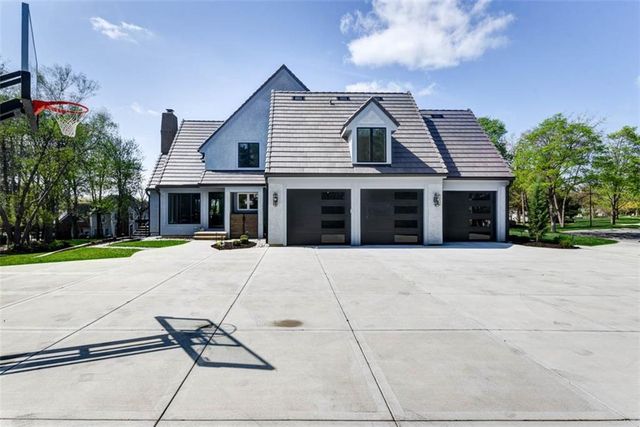 11413 Manor Road, Leawood, KS 66211