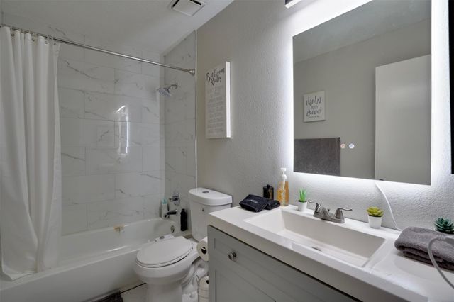 4010 Oak Terrace Court, Houston, TX 77082