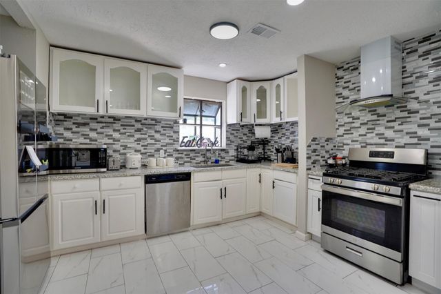 4010 Oak Terrace Court, Houston, TX 77082