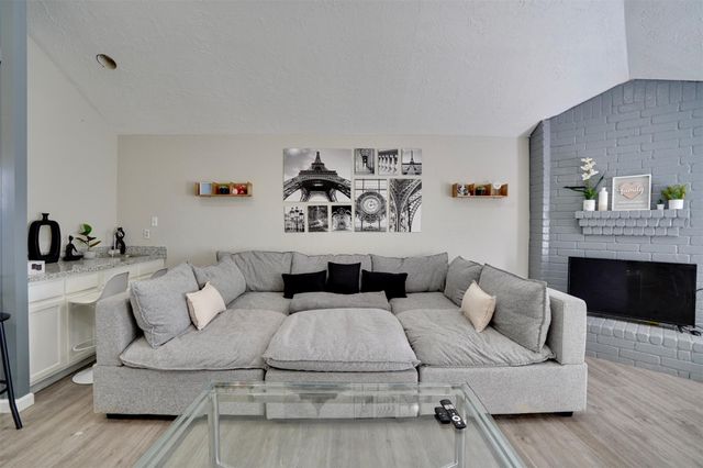 4010 Oak Terrace Court, Houston, TX 77082