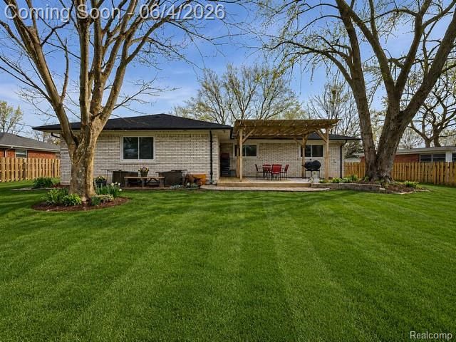 31745 Schoolcraft, Fraser, MI 48026