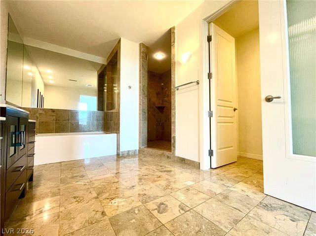 360 East Desert Inn Road 402, Las Vegas, NV 89109
