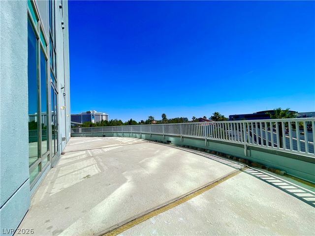 360 East Desert Inn Road 402, Las Vegas, NV 89109