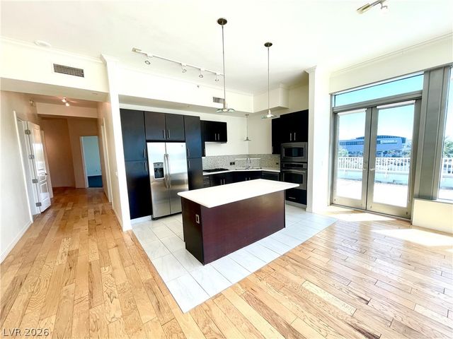 360 East Desert Inn Road 402, Las Vegas, NV 89109