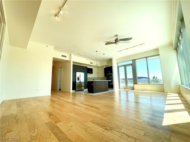 360 East Desert Inn Road 402, Las Vegas, NV 89109