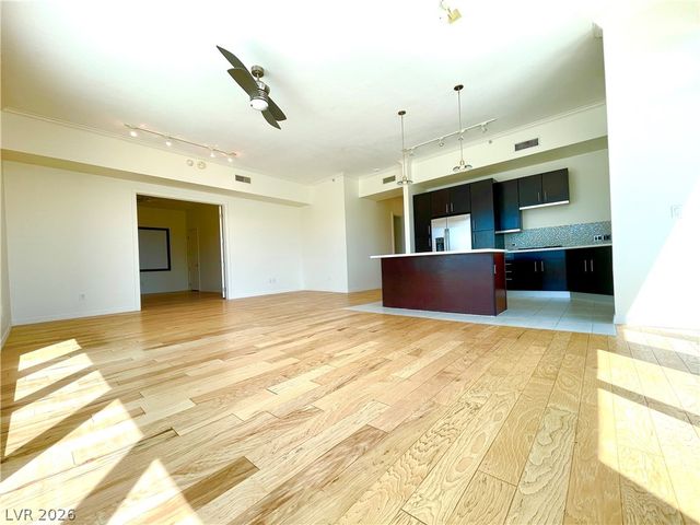 360 East Desert Inn Road 402, Las Vegas, NV 89109