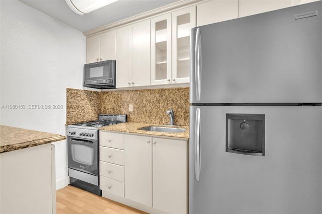 3245 Virginia St 39, Miami, FL 33133