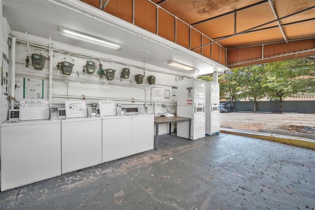 3245 Virginia St 39, Miami, FL 33133