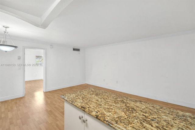 3245 Virginia St 39, Miami, FL 33133