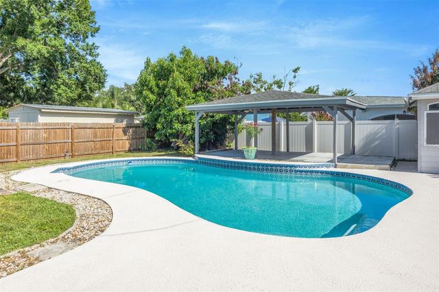 4608 SOUTHBREEZE DRIVE, Tampa, FL 33624