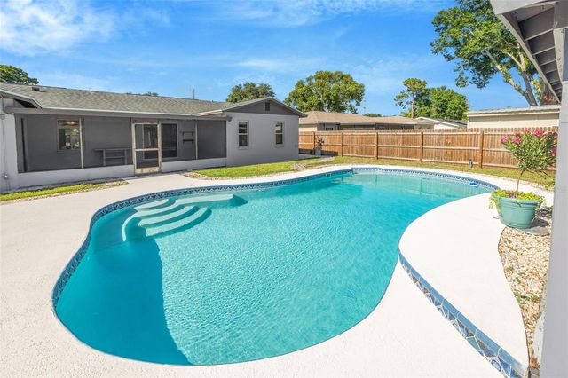 4608 SOUTHBREEZE DRIVE, Tampa, FL 33624