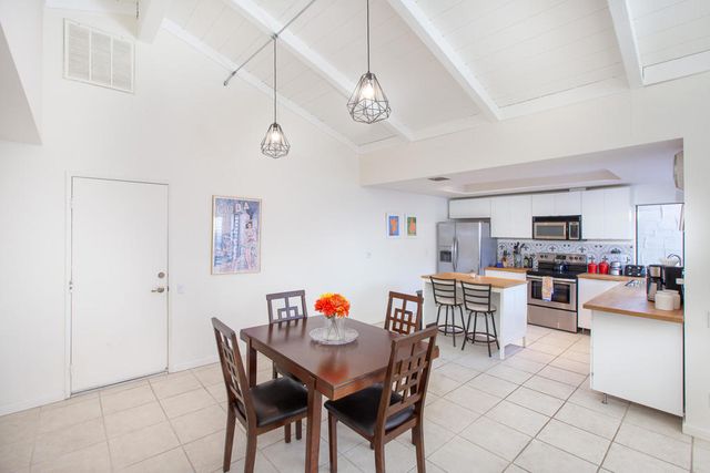 2350 Miramonte Circle E A, Palm Springs, CA 92264