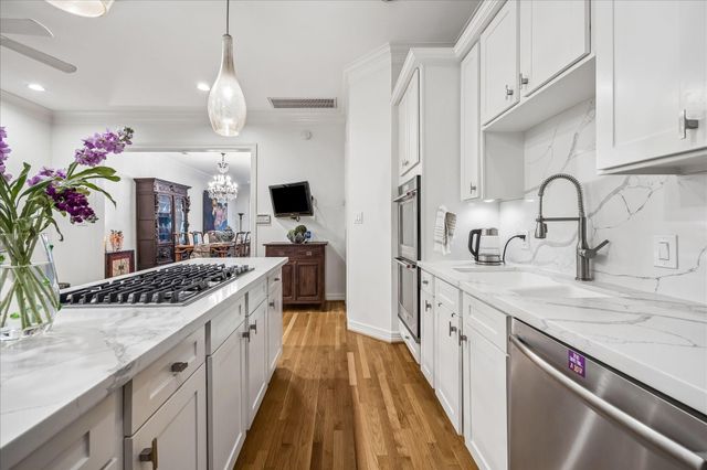 3384 Maroneal Street, Houston, TX 77025