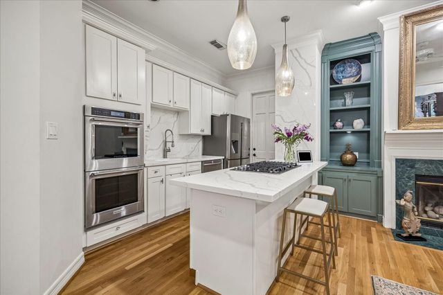 3384 Maroneal Street, Houston, TX 77025