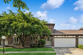 1785 Lakeview Drive B, Wheeling, IL 60090