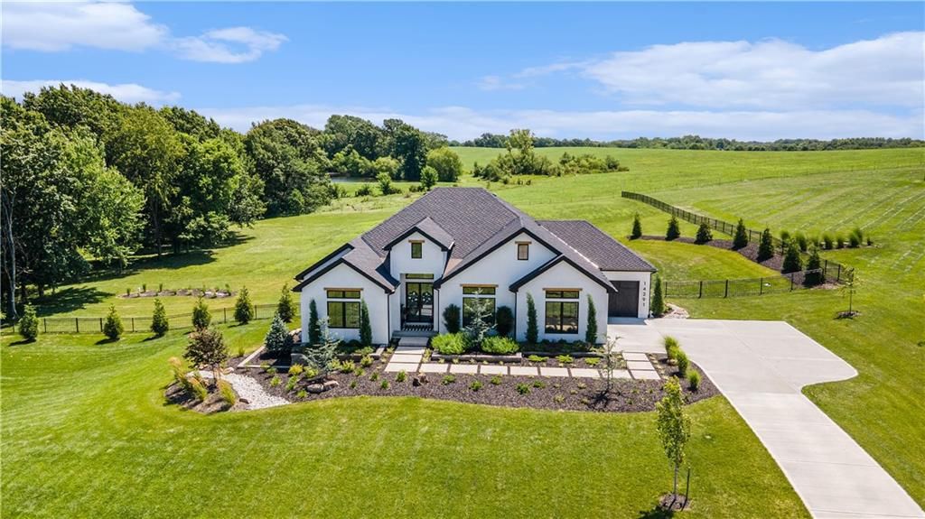 14291 Cattle Ranch Drive, Smithville, MO 64089