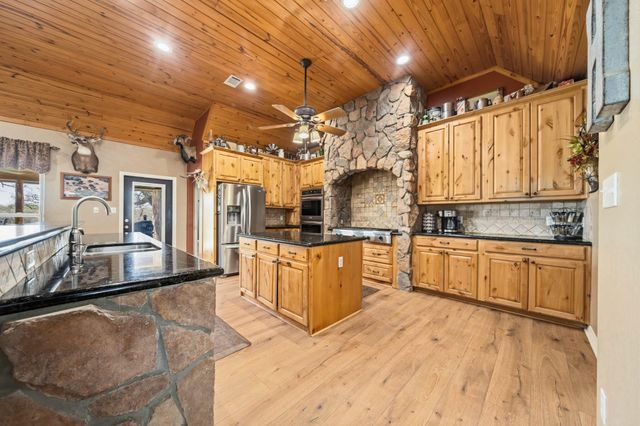 3713 County Road 386, Marquez, TX 77865