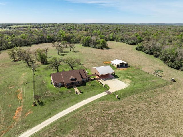 3713 County Road 386, Marquez, TX 77865