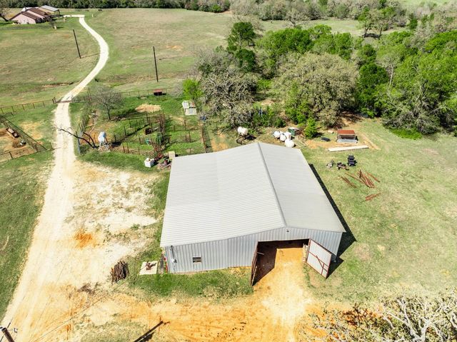 3713 County Road 386, Marquez, TX 77865