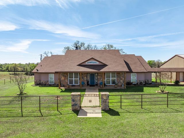 3713 County Road 386, Marquez, TX 77865