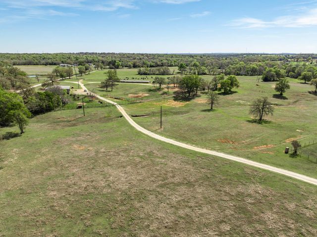 3713 County Road 386, Marquez, TX 77865