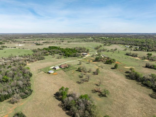 3713 County Road 386, Marquez, TX 77865
