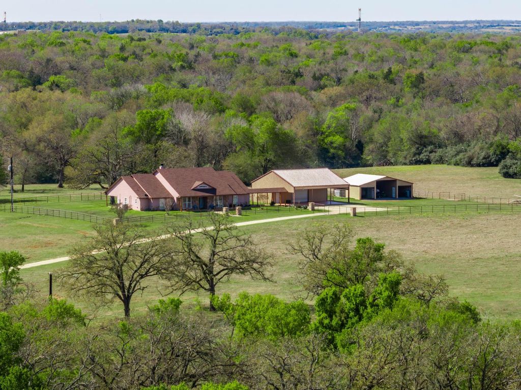 3713 County Road 386, Marquez, TX 77865