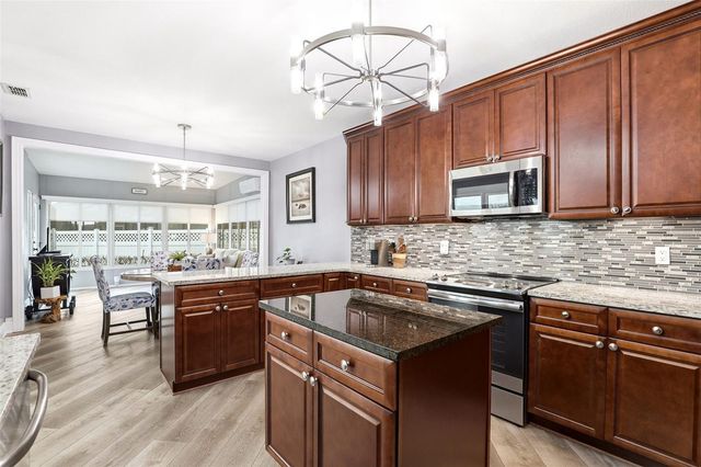 381 PRAIRIE LAKE COVE, Altamonte Springs, FL 32701