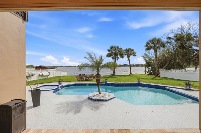 381 PRAIRIE LAKE COVE, Altamonte Springs, FL 32701