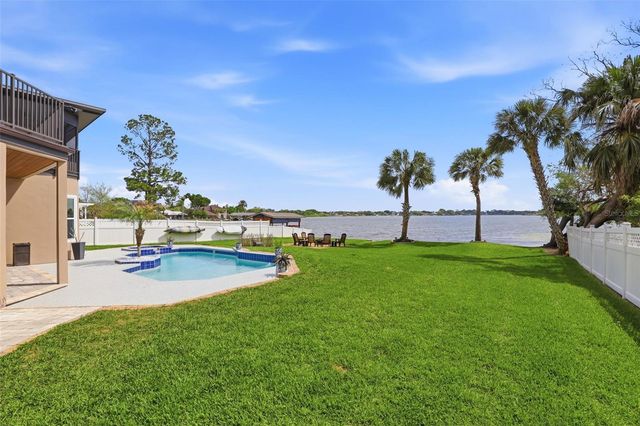 381 PRAIRIE LAKE COVE, Altamonte Springs, FL 32701