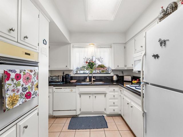 3615 Vista Bella 16, Oceanside, CA 92057