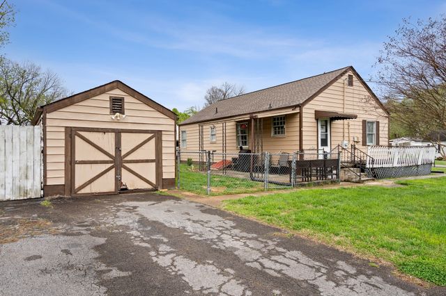 418 Lynn St, Murfreesboro, TN 37129