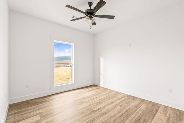 6 Republican Meadow Lane, Greenbrier, AR 72058