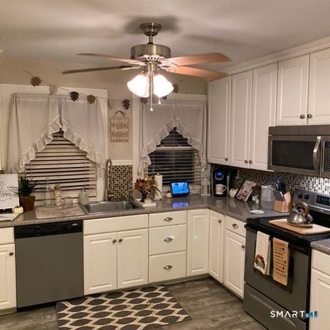 118 Grove Street, Middletown, CT 06457
