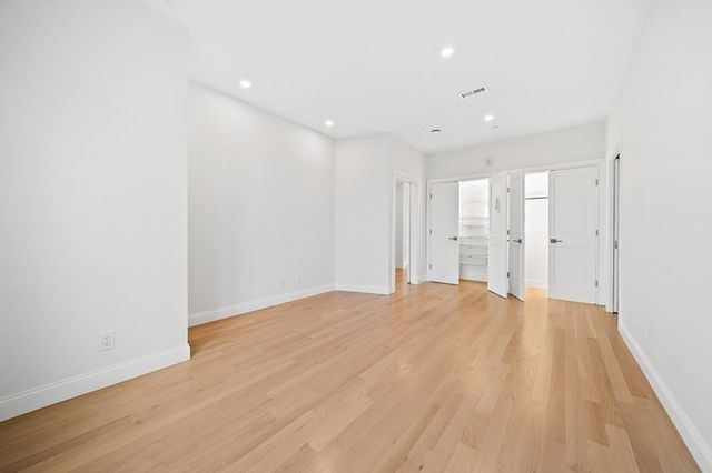 4383 Washington 2, Boston, MA 02131